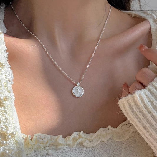 Exquisite White Rose Necklace